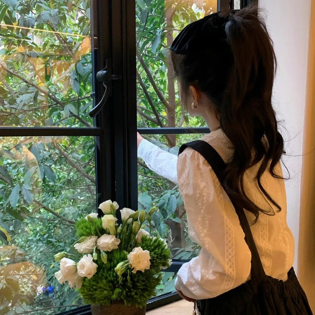 囚禁网红海报