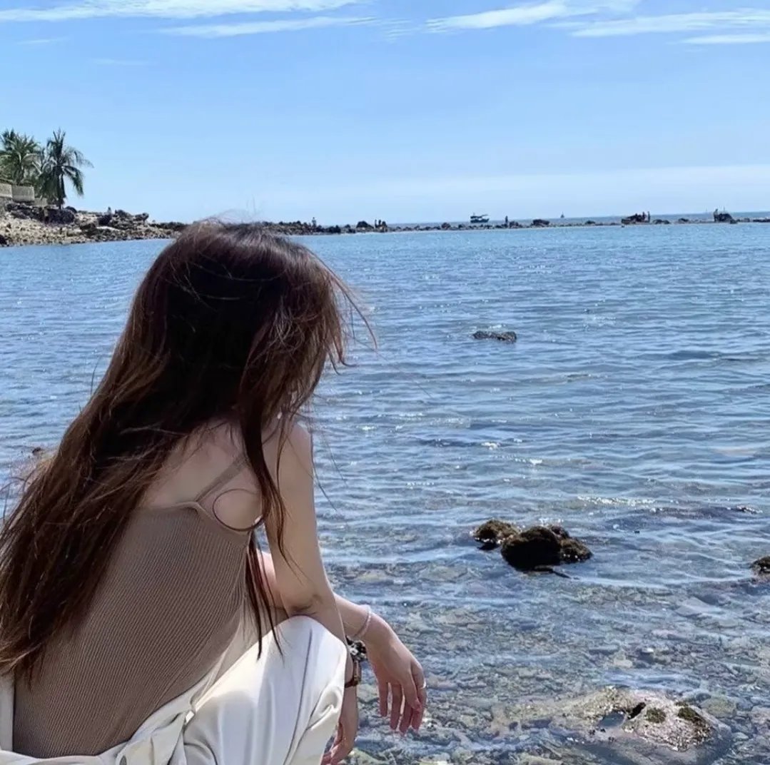 温暖的皇妃海报