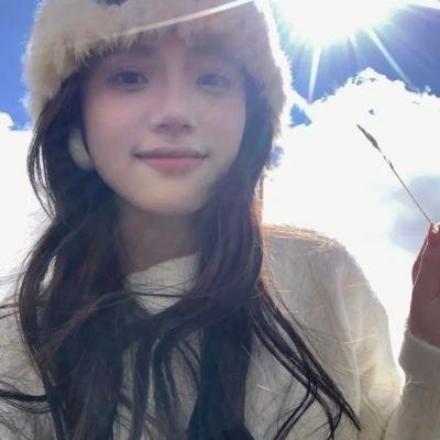 海边的白房子海报